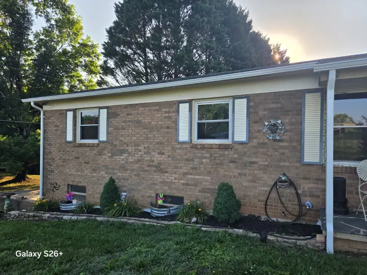Granite Falls Finished 5-inch White Gutter