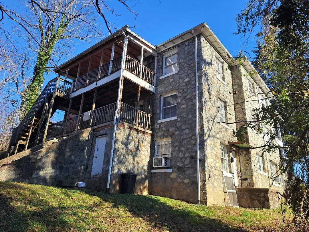 Tall Apartment Gutter Cleaning Lenoir NC View 2