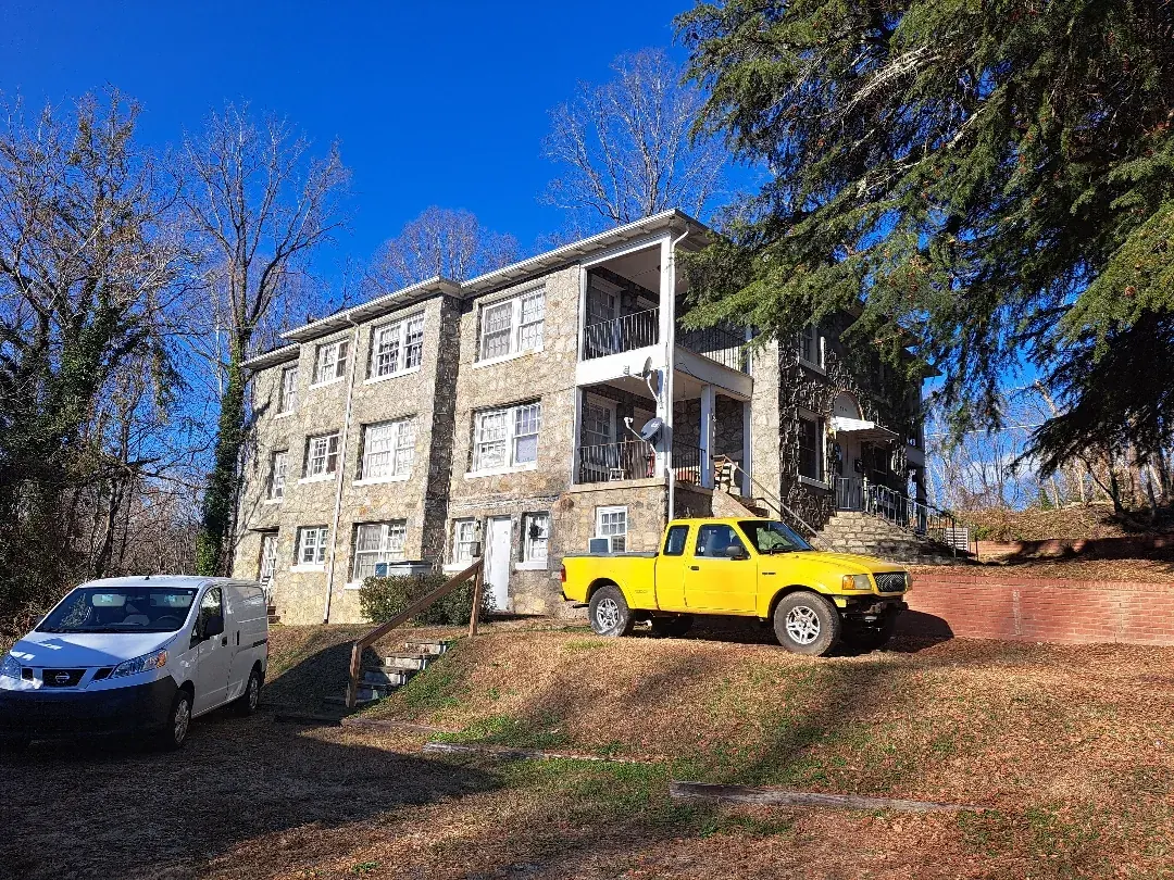 Tall Apartment Gutter Cleaning Lenoir NC